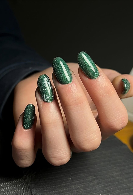 1 Pose de vernis et prothèses ongulaires à Châtellerault